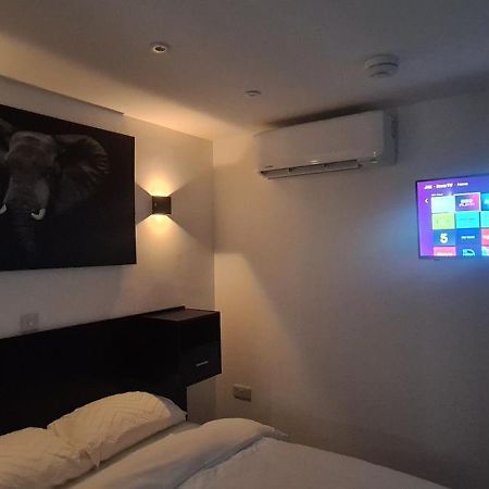 Home Away From Home! Yate Bagian luar foto